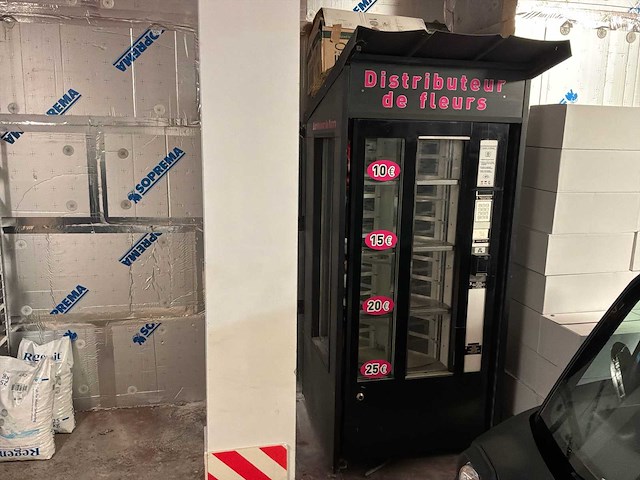 Distributeur - afbeelding 1 van  15