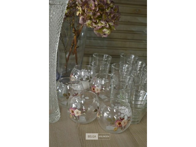 Div glazen theelichtjes en vazen - afbeelding 3 van  5