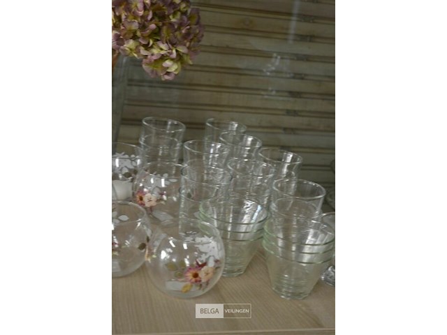 Div glazen theelichtjes en vazen - afbeelding 4 van  5