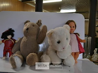 Div poppen en 1 poppenkleedje - afbeelding 1 van  4