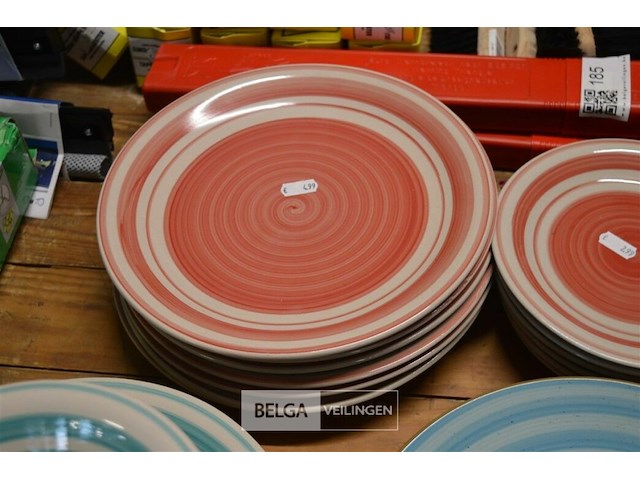 Div. service 17 borden, 7 soepkommen eb 6 dessertbordjes - afbeelding 4 van  5