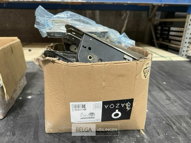 Div sloten (± 25x) gebruikssporen - afbeelding 4 van  4
