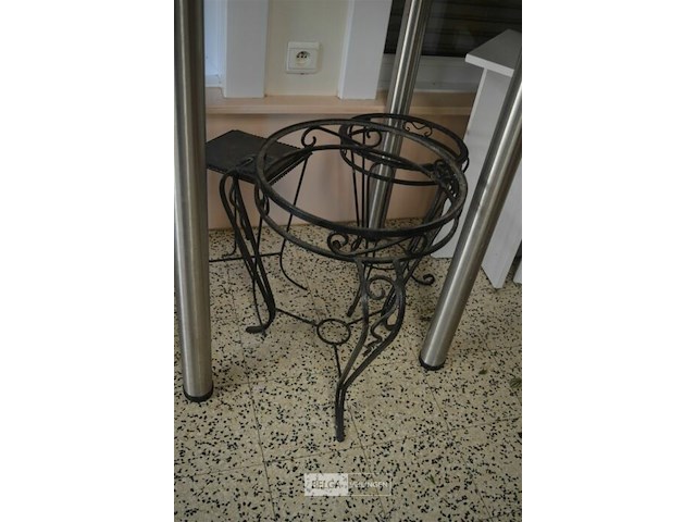 Div smeedijzeren bloemenhouder kleur wit - afbeelding 1 van  3