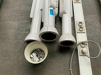 Div stekkerhouders op voet - afbeelding 2 van  2