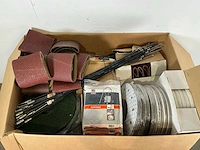 Divers aannemersmateriaal - afbeelding 1 van  11