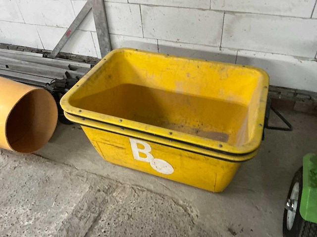 Divers aannemersmateriaal - afbeelding 2 van  9