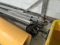 Divers aannemersmateriaal - afbeelding 4 van  9
