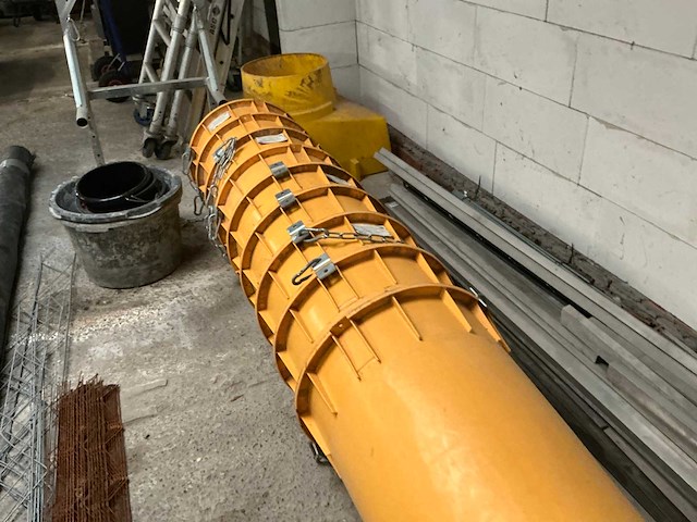 Divers aannemersmateriaal - afbeelding 6 van  9