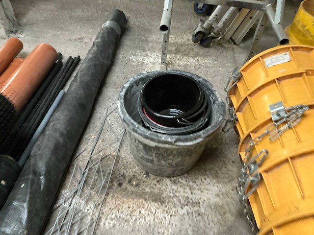 Divers aannemersmateriaal - afbeelding 7 van  9