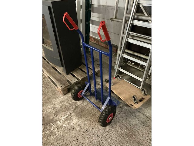 Divers aannemersmateriaal - afbeelding 3 van  5