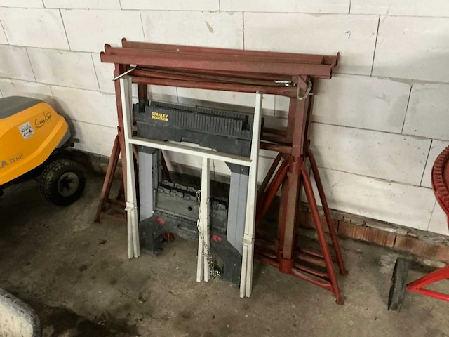 Divers aannemersmateriaal - afbeelding 4 van  5