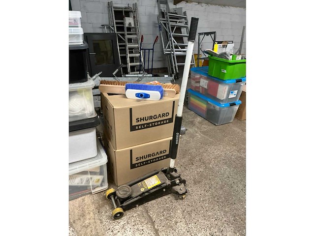 Divers aannemersmateriaal - afbeelding 3 van  10