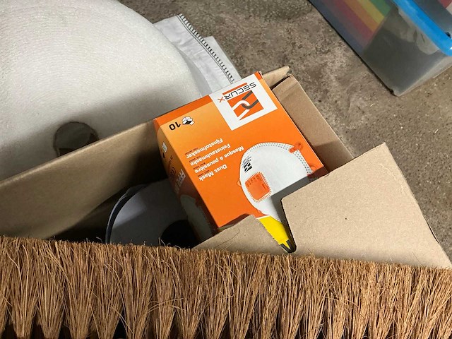 Divers aannemersmateriaal - afbeelding 5 van  10