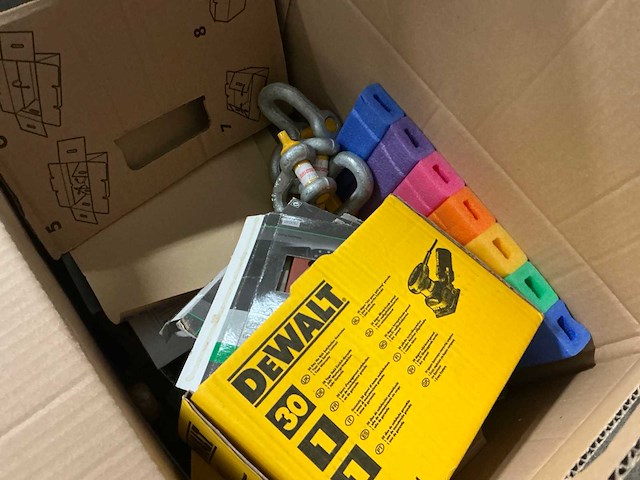 Divers aannemersmateriaal - afbeelding 7 van  10