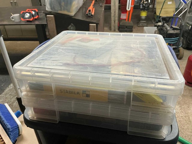 Divers aannemersmateriaal - afbeelding 9 van  10