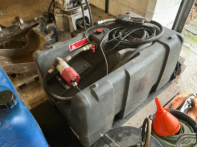 Divers aannemersmateriaal - afbeelding 5 van  11