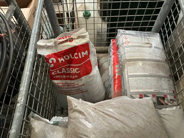 Divers aannemersmateriaal - afbeelding 8 van  11