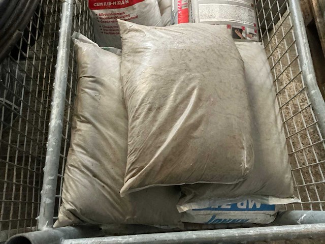 Divers aannemersmateriaal - afbeelding 9 van  11