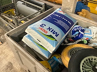 Divers aannemersmateriaal - afbeelding 11 van  11