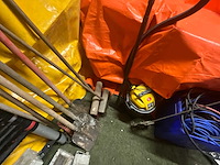 Divers aannemersmateriaal - afbeelding 2 van  17