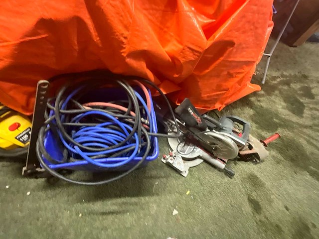Divers aannemersmateriaal - afbeelding 3 van  17