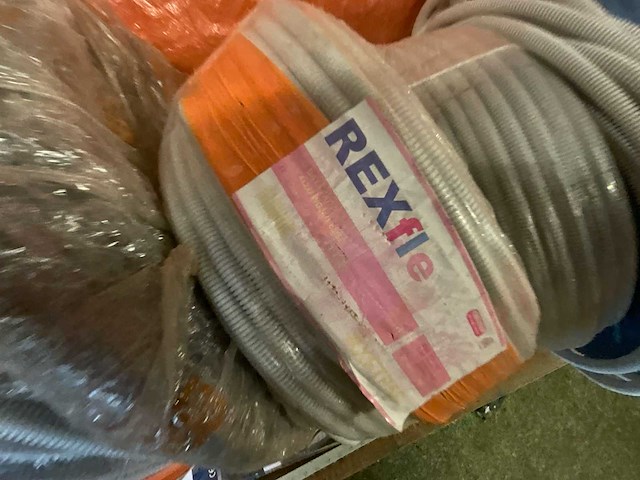 Divers aannemersmateriaal - afbeelding 13 van  17
