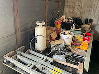 Divers aannemersmatriaal - afbeelding 2 van  12