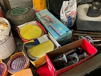 Divers aannemersmatriaal - afbeelding 2 van  12