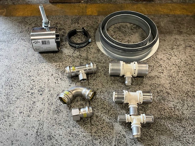 Divers cv-installatiemateriaal - afbeelding 1 van  13