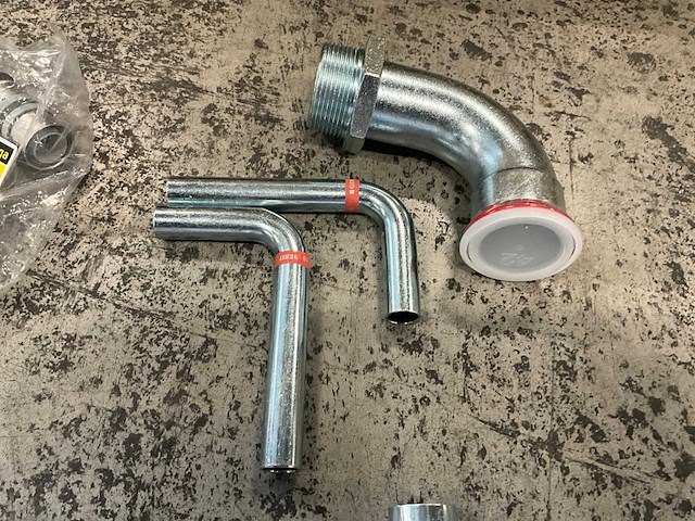 Divers cv-installatiemateriaal - afbeelding 12 van  17