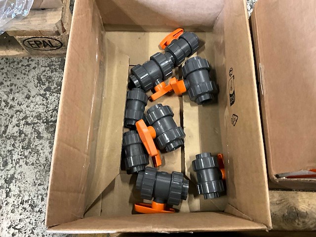 Divers cv-installatiemateriaal - afbeelding 8 van  16