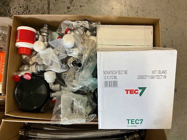 Divers cv-installatiemateriaal - afbeelding 12 van  16