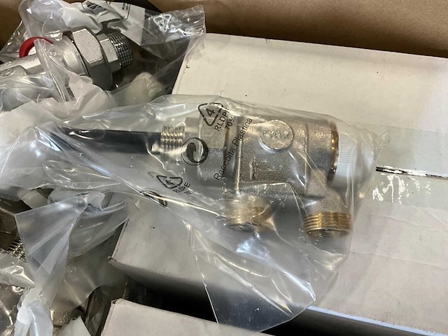 Divers cv-installatiemateriaal - afbeelding 13 van  16