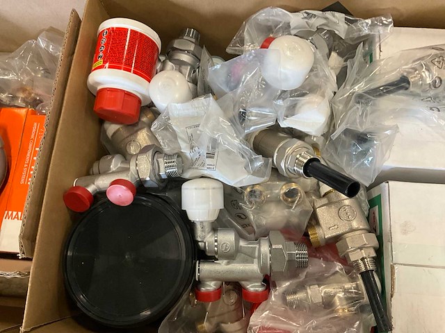 Divers cv-installatiemateriaal - afbeelding 15 van  16