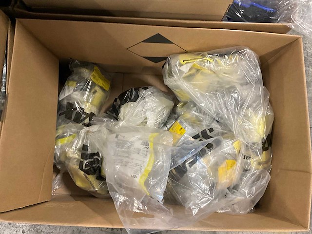 Divers cv-installatiemateriaal - afbeelding 2 van  17