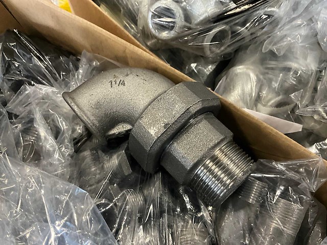 Divers cv-installatiemateriaal - afbeelding 12 van  17