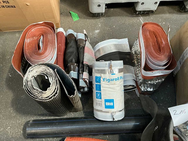 Divers dakmateriaal - afbeelding 2 van  3