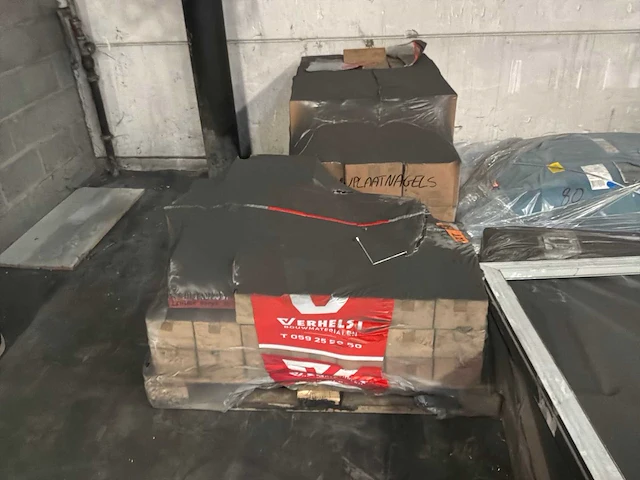 Divers dakmateriaal - afbeelding 8 van  10