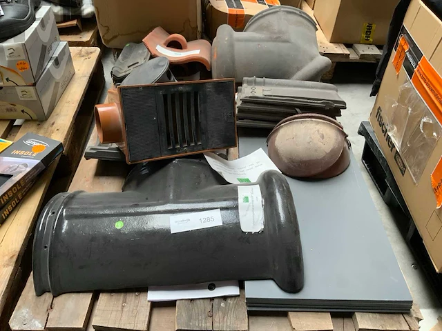 Divers dakmateriaal - afbeelding 1 van  6