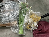 Divers decoratiemateriaal - afbeelding 3 van  10
