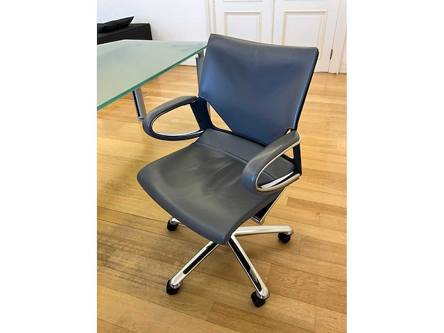 Divers design kantoormeubilair (13x) - afbeelding 30 van  34
