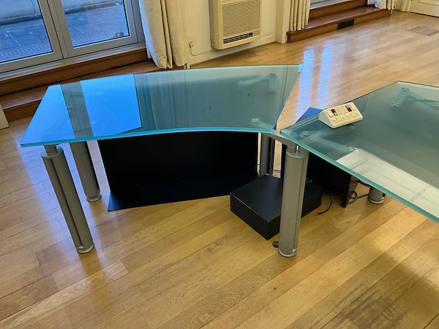 Divers design kantoormeubilair (13x) - afbeelding 34 van  34