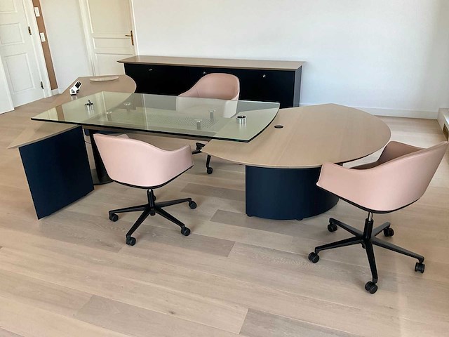 Divers design kantoormeubilair (5x) - afbeelding 1 van  26