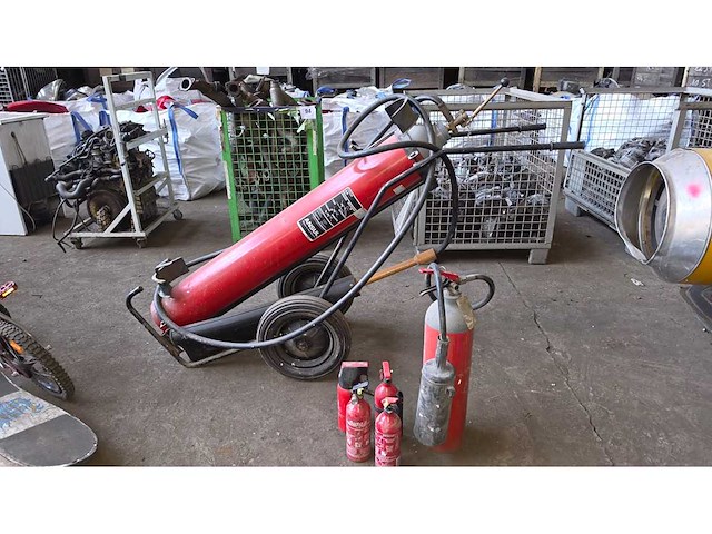 Divers extincteurs - afbeelding 3 van  5