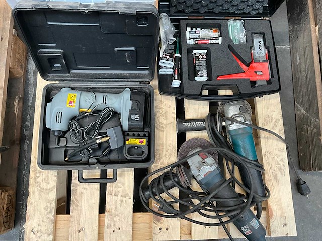 Divers gereedschap (4x) - afbeelding 1 van  9