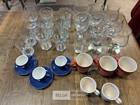 Divers glaswerk - afbeelding 1 van  5