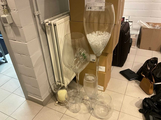 Divers glaswerk - afbeelding 1 van  10