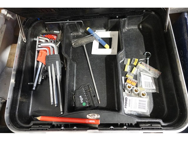 Divers handgereedschap - afbeelding 28 van  30