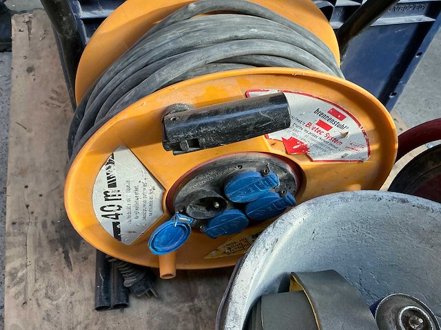 Divers handgereedsschap + 2x kabelhaspel - afbeelding 5 van  8