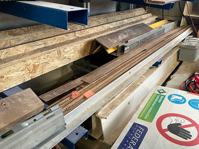 Divers hout en bouwtoebehoren - afbeelding 2 van  15